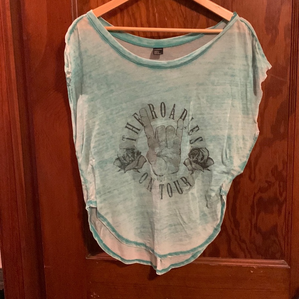 Tee shirt